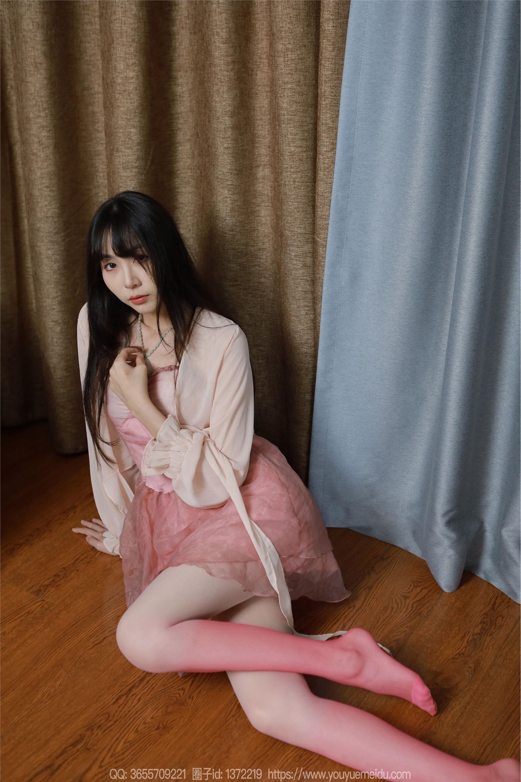 IESS异思趣向  2024.08.04 丝享家 1811 团团《粉白渐变（上）》